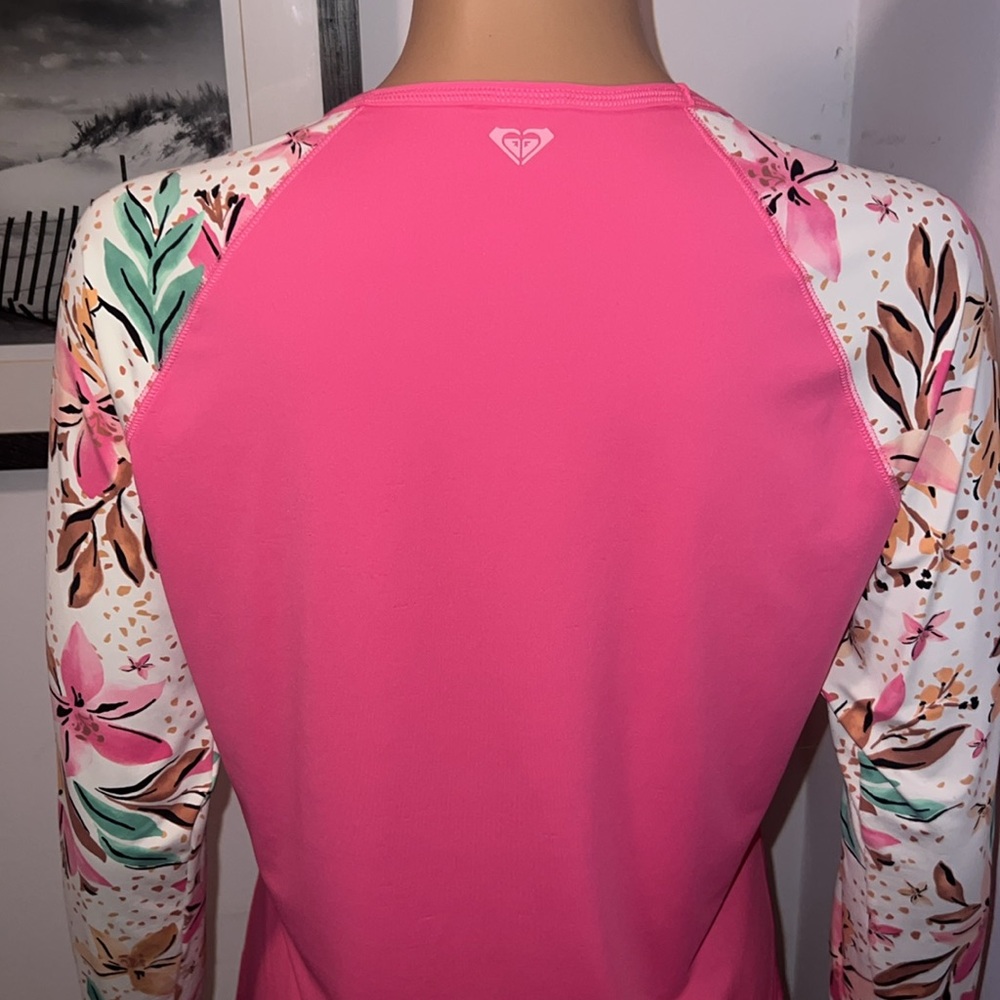 NWOT ROXY RASH GUARD - Picture 2 of 7